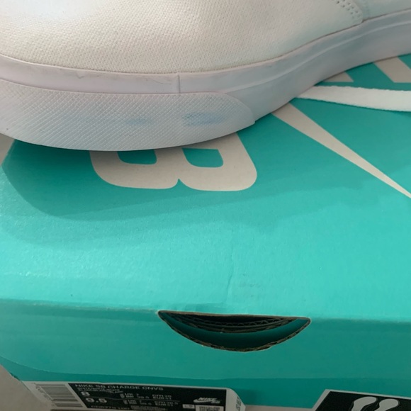 NWT/NIB Nike SB Charge Canvas Triple White Sneakers/Skate Shoes - Picture 5 of 9